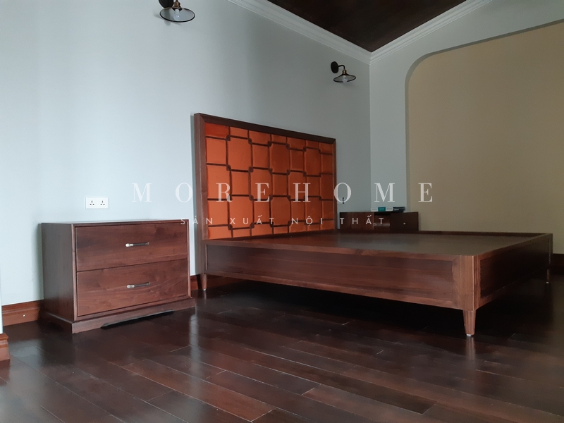 Thi công giường ngủ gỗ tự nhiên có đệm da đầu giường hiện đại thoải mái cho sử dụng nghỉ ngơi, những giấc ngủ ngon sau một ngày dài
